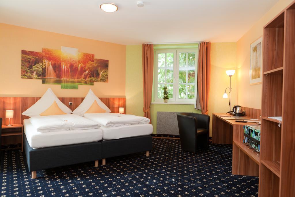 Hotel Deutscher Hof Babenhausen  Zimmer foto